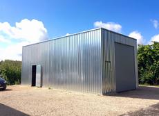 Lagerhallen günstig bauen in isolierter und nicht isolierter Ausführung Lagerhallenbau in Leichtbauweise